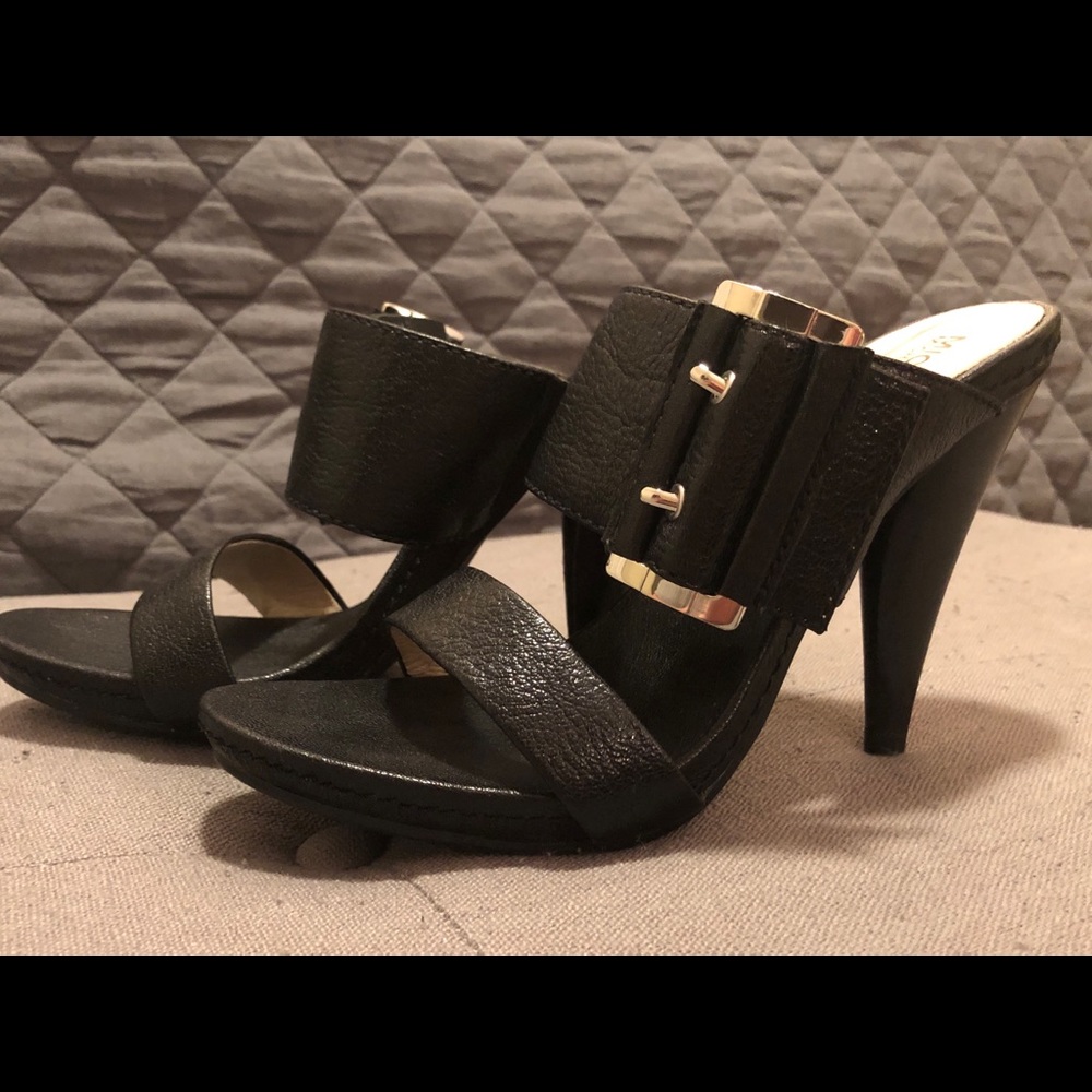 Micheal Kors Black Heels